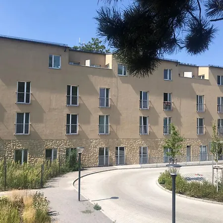 Apartament Cozy Prague Airport- 5 Minute Drive From Airport Tuchomerice