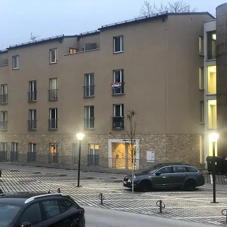 Cozy Prague Airport- 5 Minute Drive From Airport Apartament *