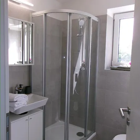 Apartament Cozy Prague Airport- 5 Minute Drive From Airport