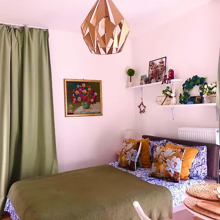 Apartment Cozy Prague Airport- 5 Minute Drive From Airport *